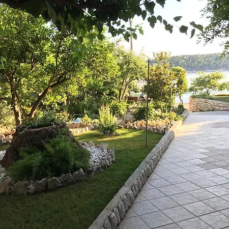 Apartments By The Sea Barbat, Rab - 4978 * Barbat na Rabu
