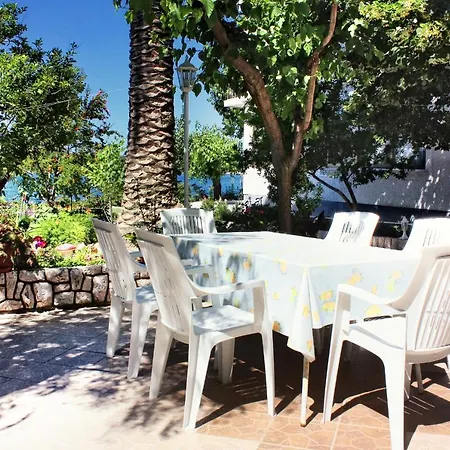Apartment Apartments By The Sea Barbat, Rab - 4978