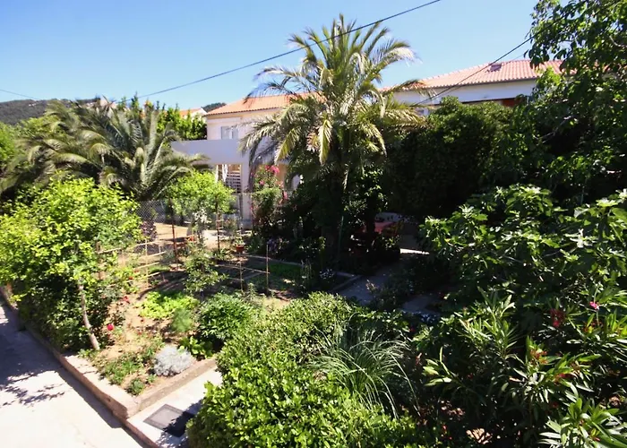 Apartments By The Sea Barbat, Rab - 4978 Apartman *