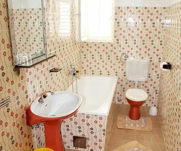 Apartments By The Sea Barbat, Rab - 4978 Apartman