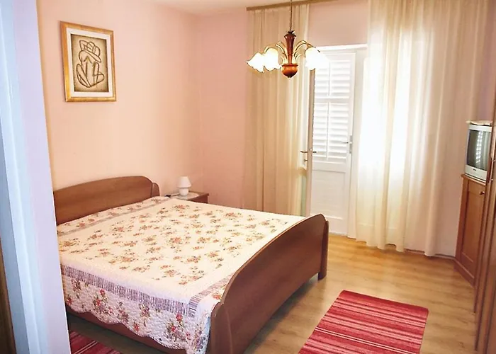 Apartman Apartments By The Sea Barbat, Rab - 4978